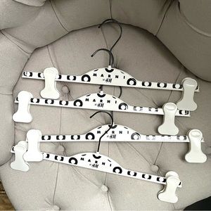 🖤 Marni X H&M Set Of 4 cloth garment HANGERS